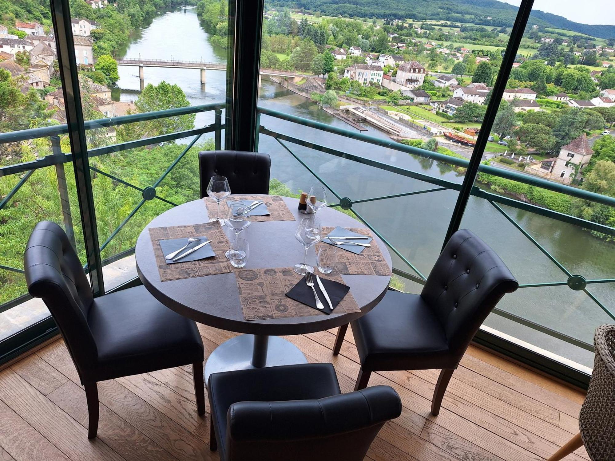 Hotel Bellevue Puy-lʼÉvêque Eksteriør bilde