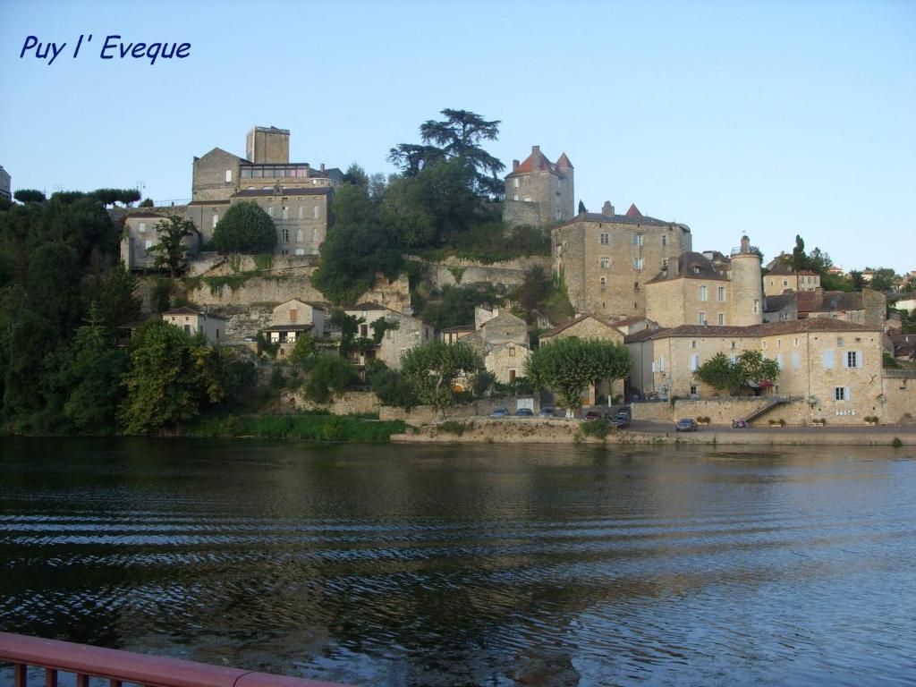 Hotel Bellevue Puy-lʼÉvêque Eksteriør bilde